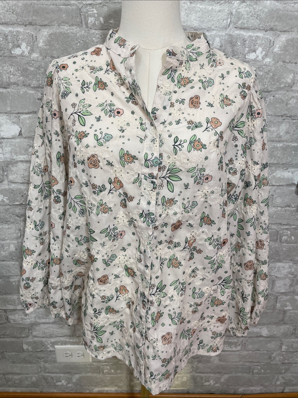 Solitaire Cream Floral Button-Front Shirt with Green and Blush Accents